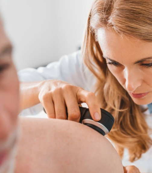 Wireless vs. Traditional: Choosing the Right Dermatoscope for Your Practice